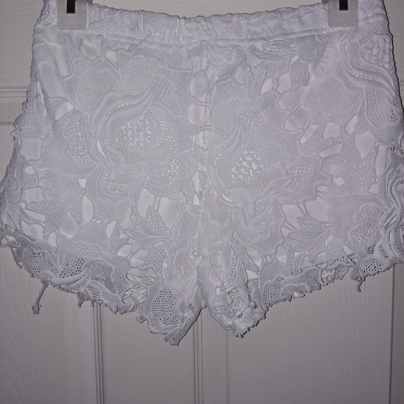 Shorts - Picture 2 of 3